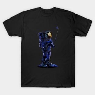 Astronaut taking selfie T-Shirt